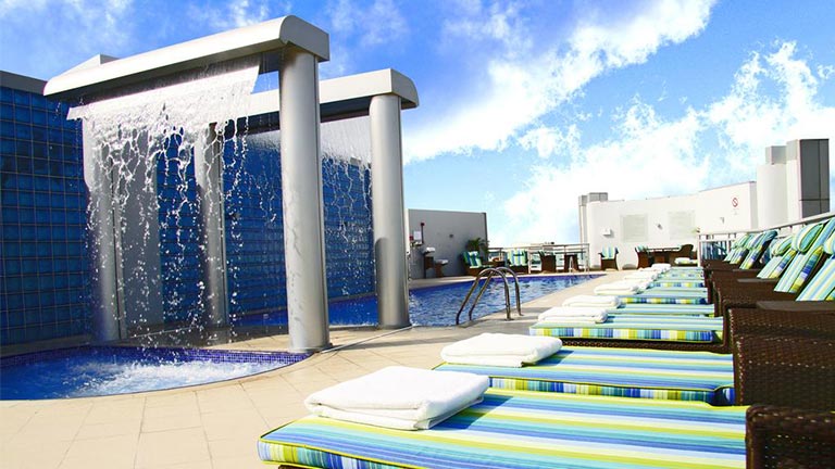 هتل هالیدی‌این ال‌برشا دبی